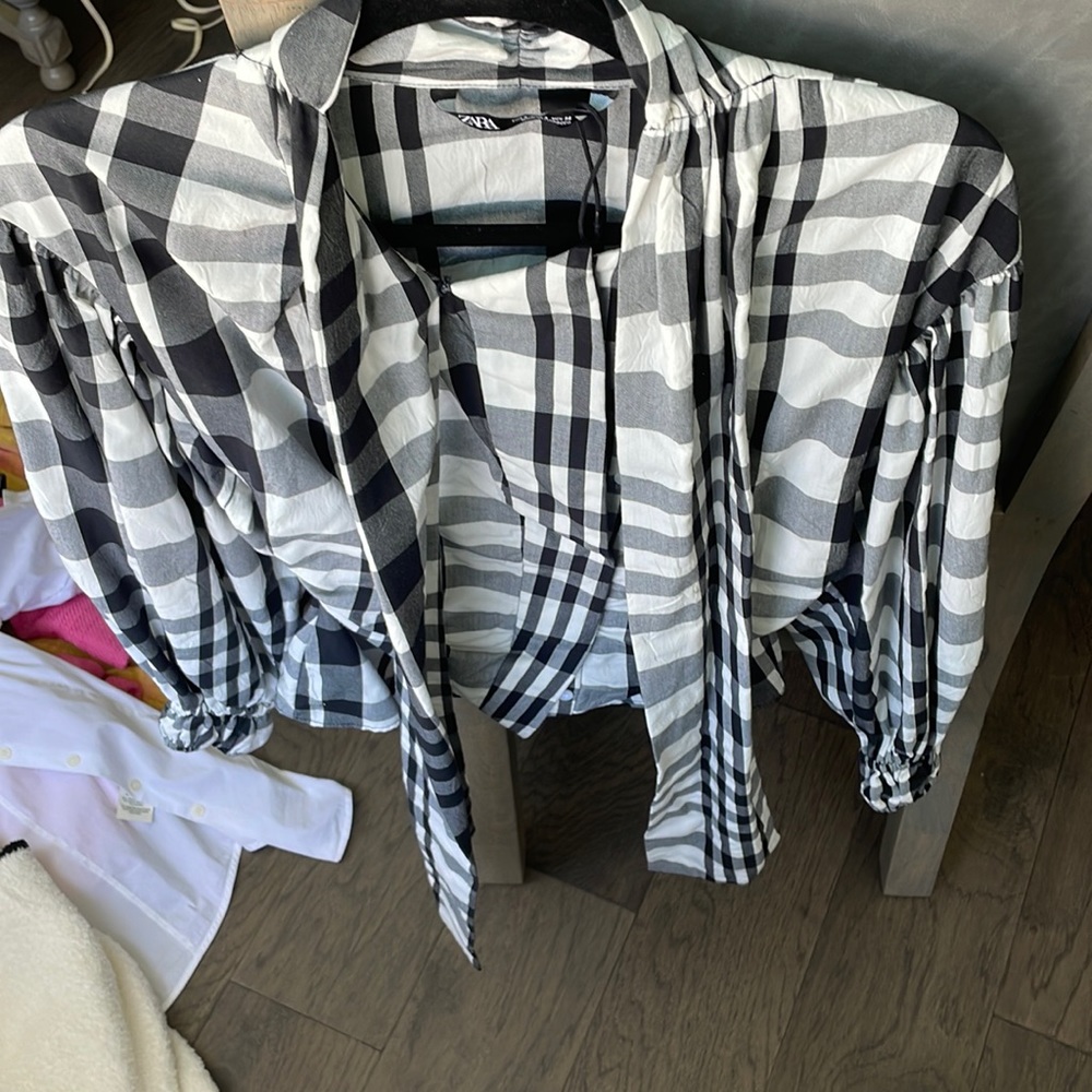 Dress shirt black n white